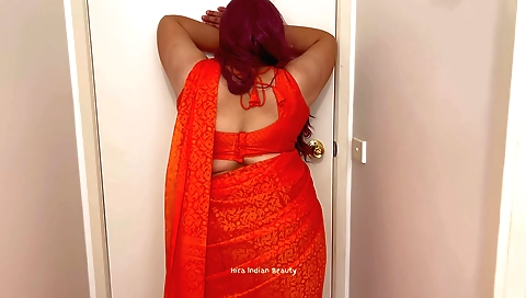 Hottie babe has big boobie and hairy cunt in this porn video