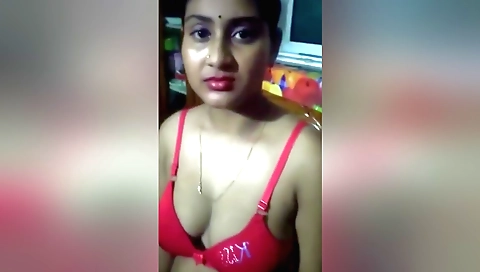 Indian stepdaughter with big boobs shows her stepfather