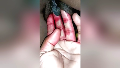Indian hairy pussy amateur video with me on the bed