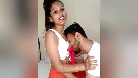 Webcam porn of a horny indian beauty sucking and getting facial