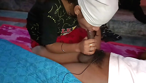 Indian teen in a nice ass and cute face sucks cock