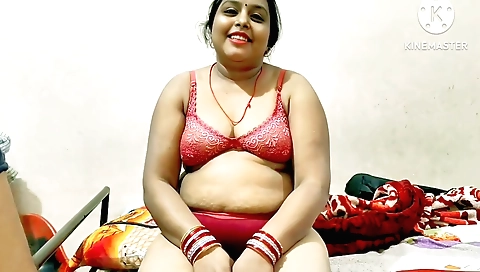 Indian babe gets her pussy creampie in a homemade porn video