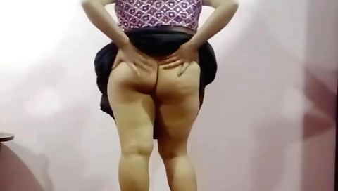 Indian chick takes a blow job in homemade solo video