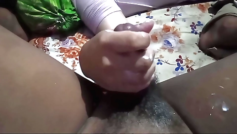 Handjob by an amateur girl is the best way to be filmed