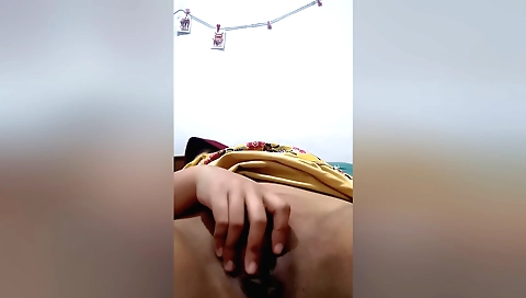 Amateur indian video showing a stepmother in her sexy lingerie