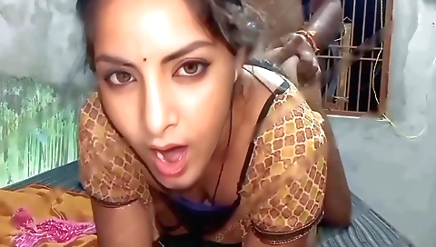 Indian blonde babe invited for sex and she took it
