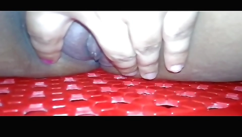 Sexy amateur with a nice face and smile fucks solo