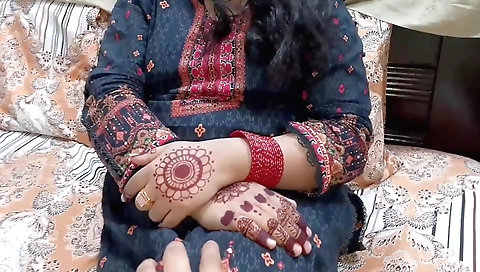 Indian lover sucks her hairy pussy and gets her on the bed