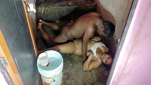 Indian teen fucks her boyfriend in a homemade bathroom video