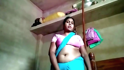 Indian solo video with a sexy smile and a sexy smile