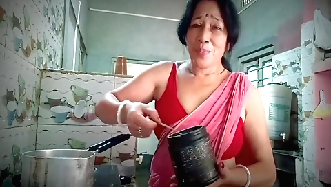 Indian shower fuck shows me how much love is in her pussy