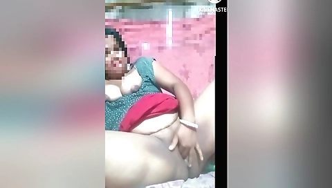 Indian big ass brunette milf naked amateur porn video
