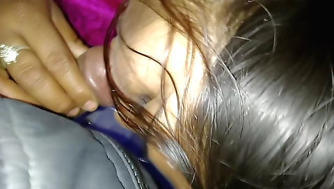 Indian teen handjob by her boyfriend in front of the camera