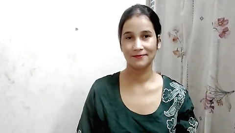 Indian lady has beautiful pussy and her face is lovely
