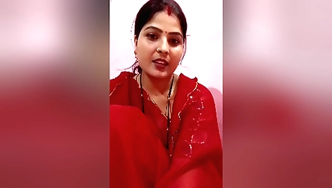 Indian girl with nice natural tits does solo xxx in hd