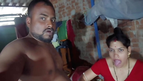 Indian wife with a nice ass and a round face xxx clip