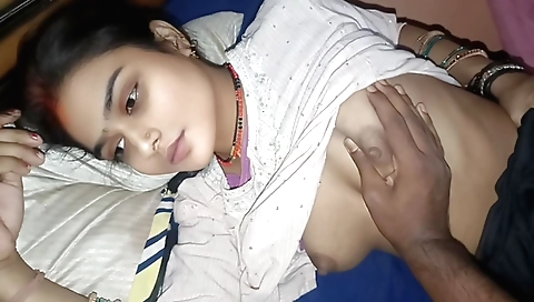 Indian brunette babe is having a fun in her amateur movie