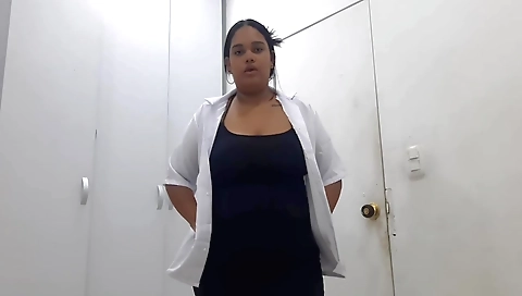 Indian doctor fucks a patient in hospital for free