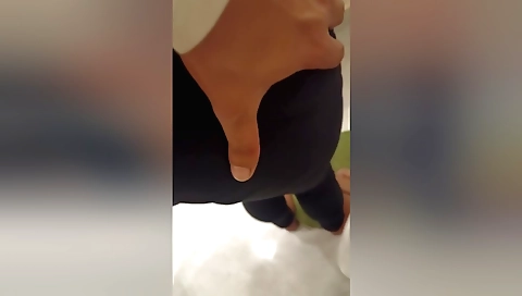 Indian babe in jeans shows her big booty on a POV clip