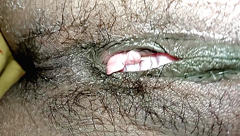 Indian amateur video with hot bhabhi getting her pussy fucked