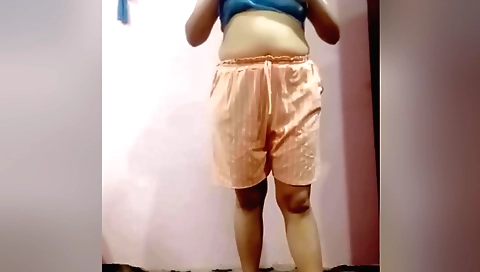 Indian chick shows off her ass and pussy in a solo video