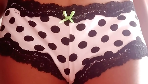 Indian girl gives a blowjob and cums in her homemade pov video