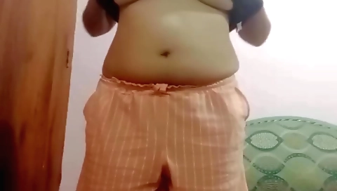 Big ass amateur brunette slut gets her pussy fucked