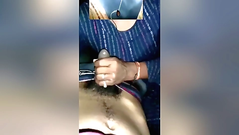 Indian handjob video with a blonde who fucks a guy