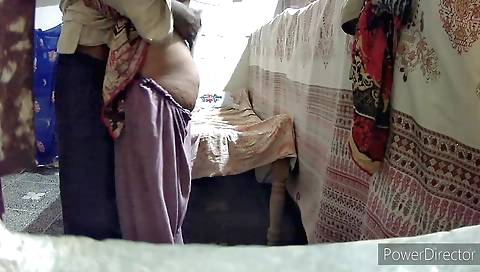 Indian babe with a big ass sucking on her boyfriend's cock