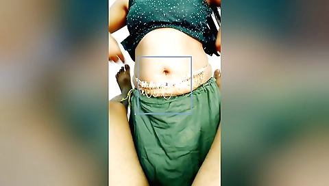 Indian girl gets her pussy fucked in a bhabhi video