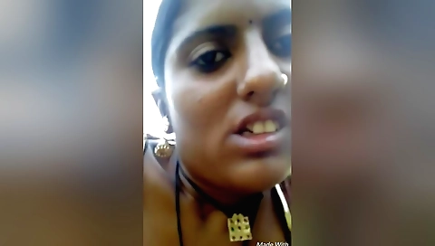 Bhabhi is showing off her big tits and she is getting filled