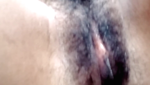 Indian solo girl masturbates in bed to make herself happy