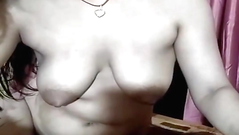 Indian babe gets fucked in a funny way by the camera