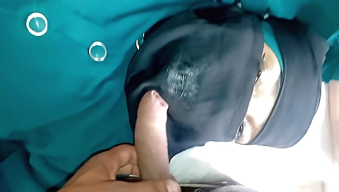 Indian chick gives blowjob and gets fucked a hole in a homemade vid
