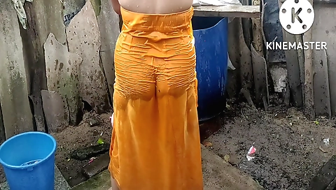 Anita is a nice babe that wants a real shower today