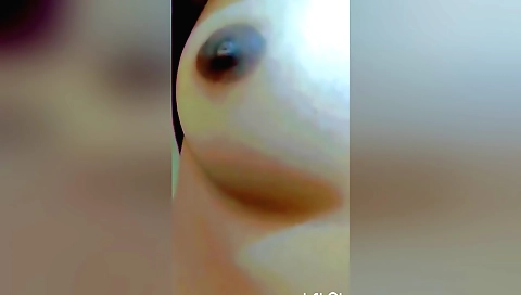 Indian teen shows her juicy pussy in amateur video
