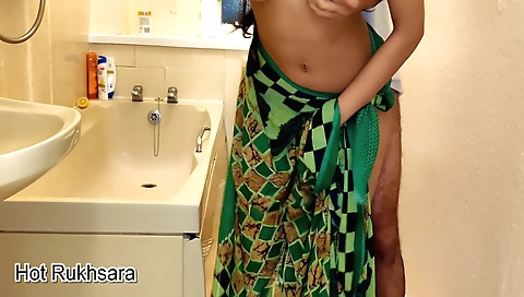Indian teen and her neighbor's boyfriend are playing