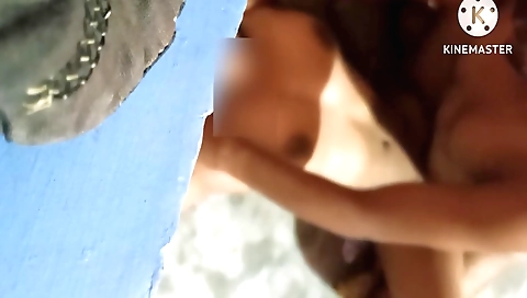 Indian teen has a very good body and she likes to fuck