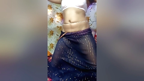 Indian amateur showing off her body in a solo video