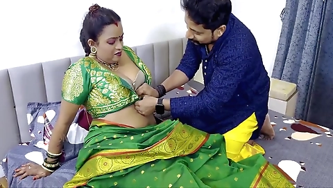 Sexy indian milf with big boobs gets creampie on the hips